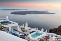 Live Like a Happy Cave Dweller in Imerovigli: Santorini Guide