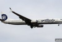 Alaska Airlines Bans Plastic Straws on All Flights — What It Means for Travelers