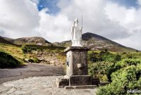 Climb Croagh Patrick: Ireland’s Iconic Pilgrimage and Summit Guide