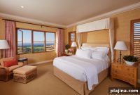 Newport Beach Luxury Resort: Long-Term Vacation Suites & Amenities