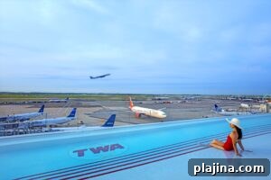 TWA Hotel Connie lounge