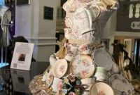 Christmas Tree Decorating Contest at This Iconic Baltimore Hotel