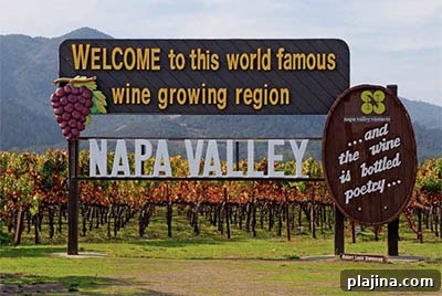 A sign welcomes visitors to Napa Valley