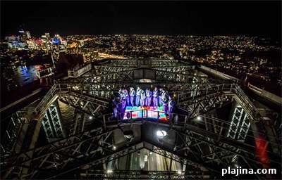 The illuminated dance floor atop the bridge for the Vivid Climb © BRIDGECLIMB