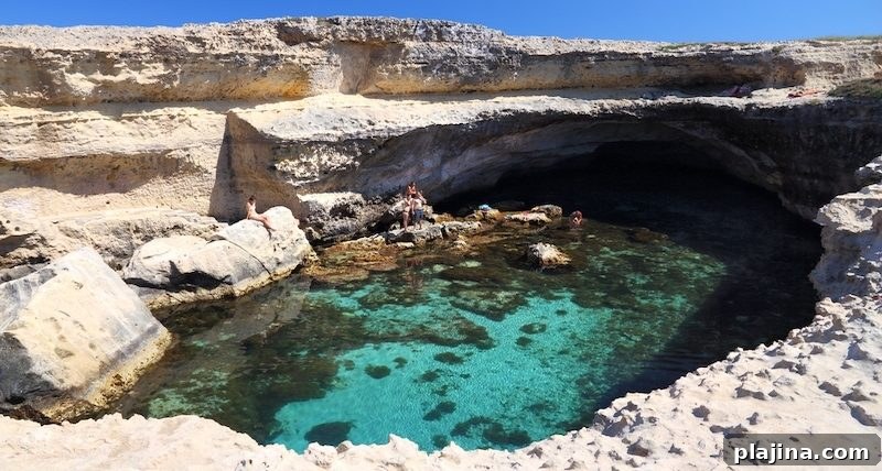 Grotta Della Poesia